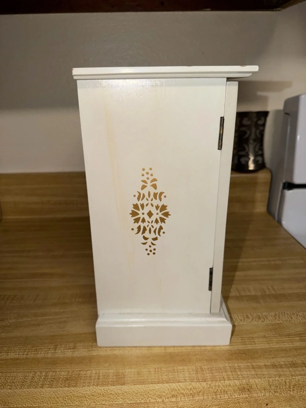 Vintage hand‎ painted White Decorative jewelry Cabinet with music box